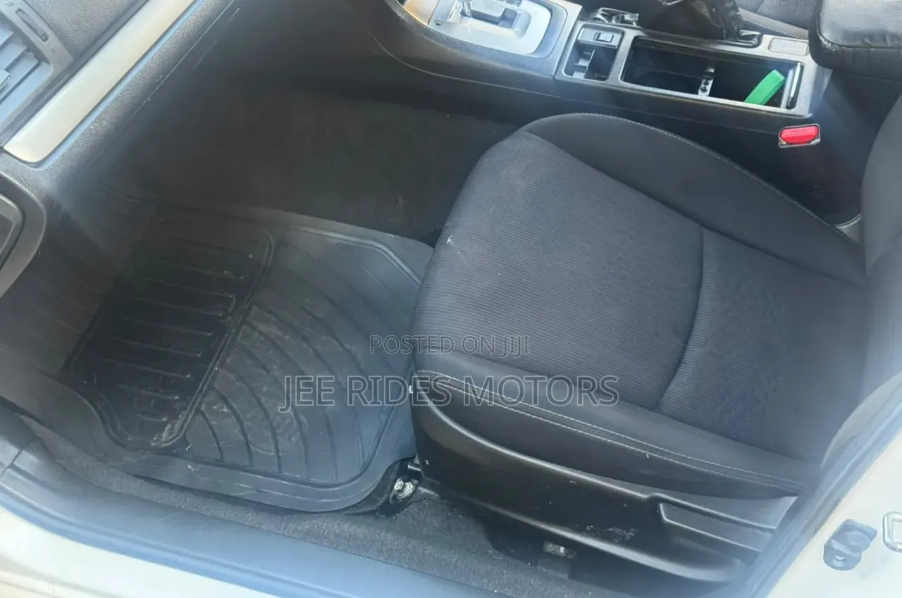 Subaru Impreza 2012 Off white
