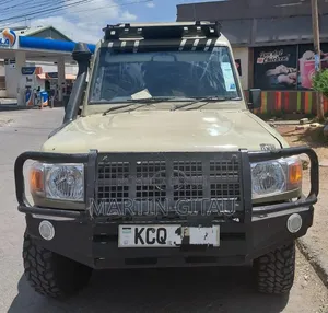 Toyota Land Cruiser 2013 Beige