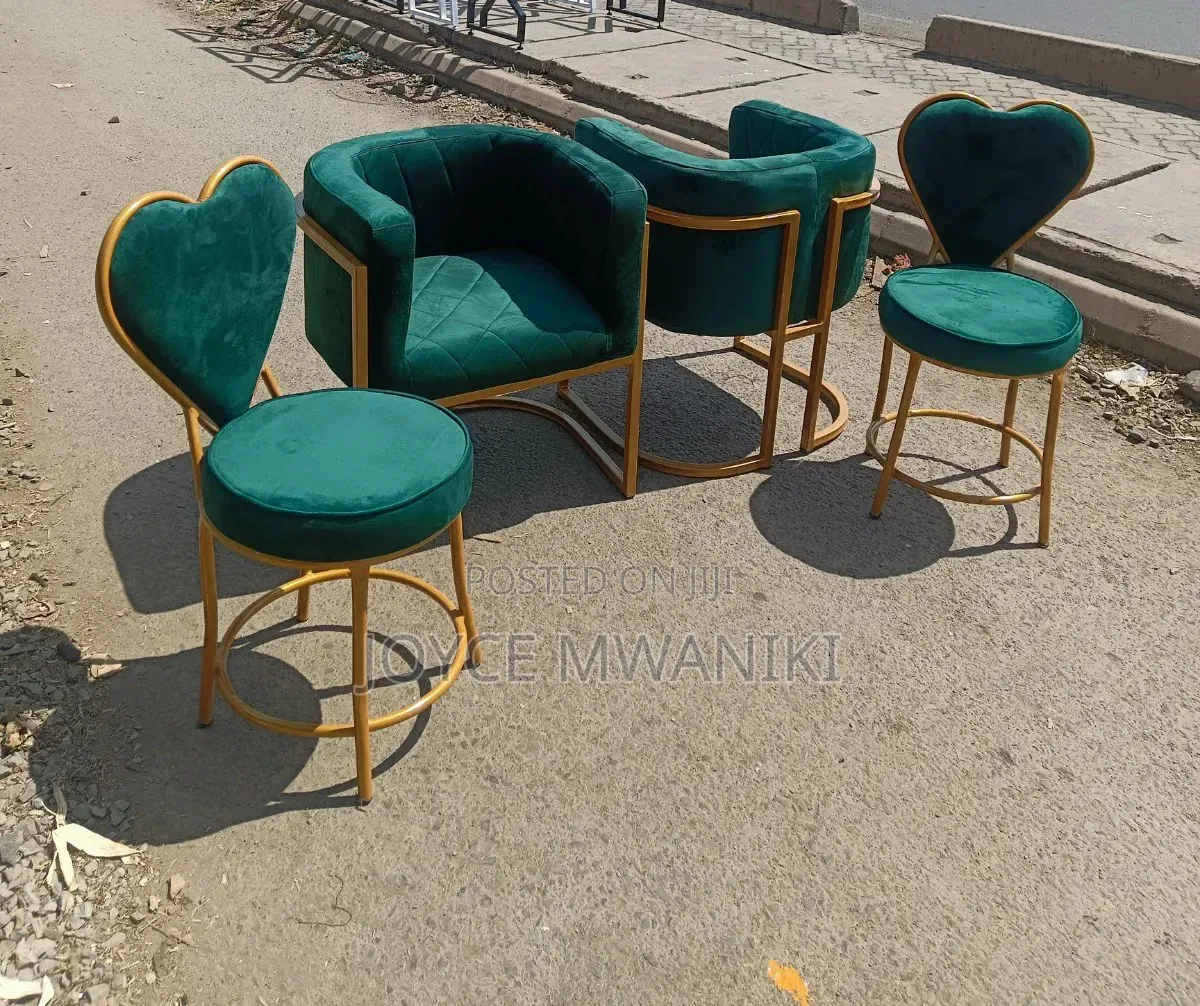 4 Manicure Seats, 2 for Clients, 2 for Technicians, Green 