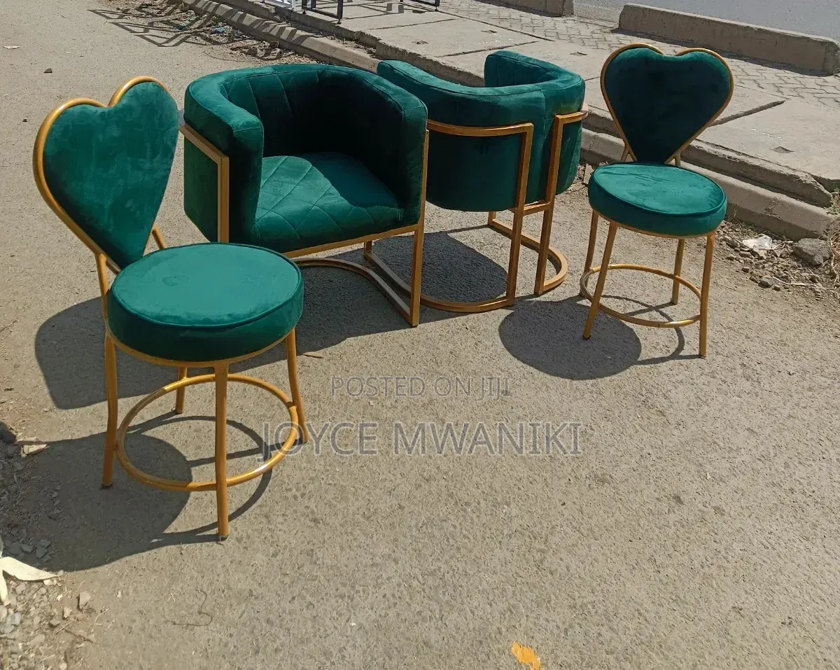 4 Manicure Seats, 2 for Clients, 2 for Technicians, Green 