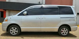 Toyota Voxy 2006 Silver