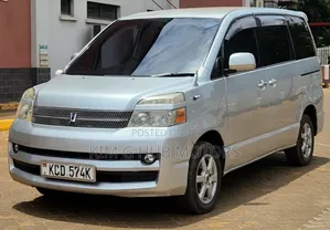Toyota Voxy 2006 Silver