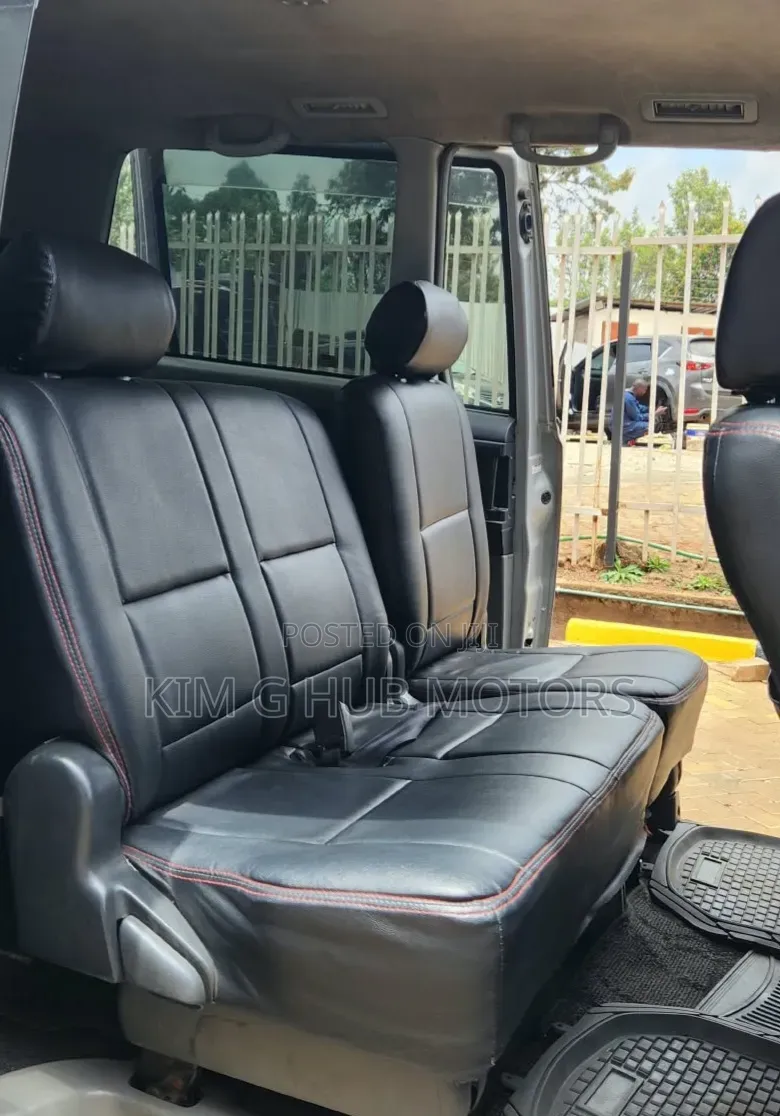 Toyota Voxy 2006 Silver