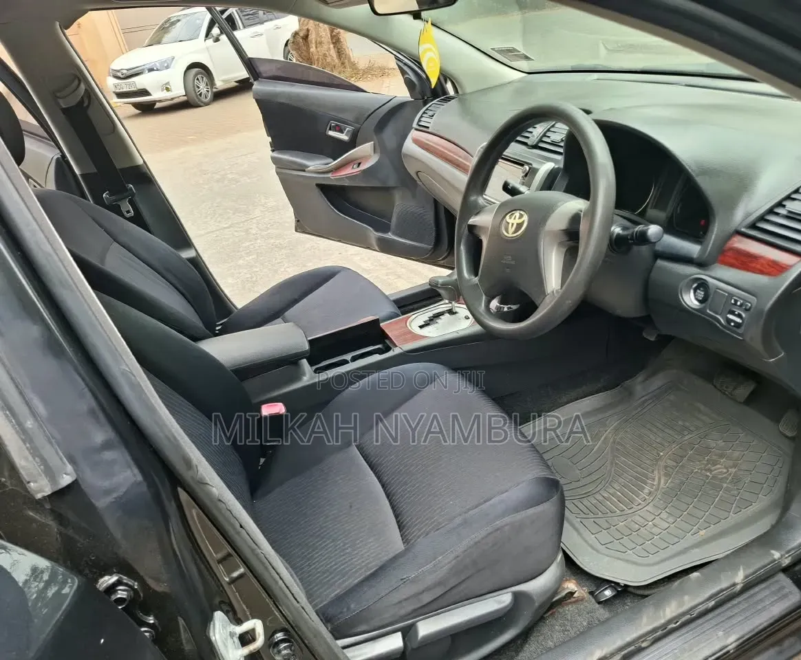 Toyota Premio 2011 Black