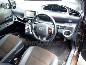 Toyota Sienta 2019 Brown