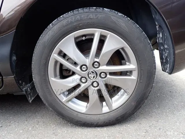 Toyota Sienta 2019 Brown