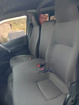 Toyota HiAce 2014 Silver