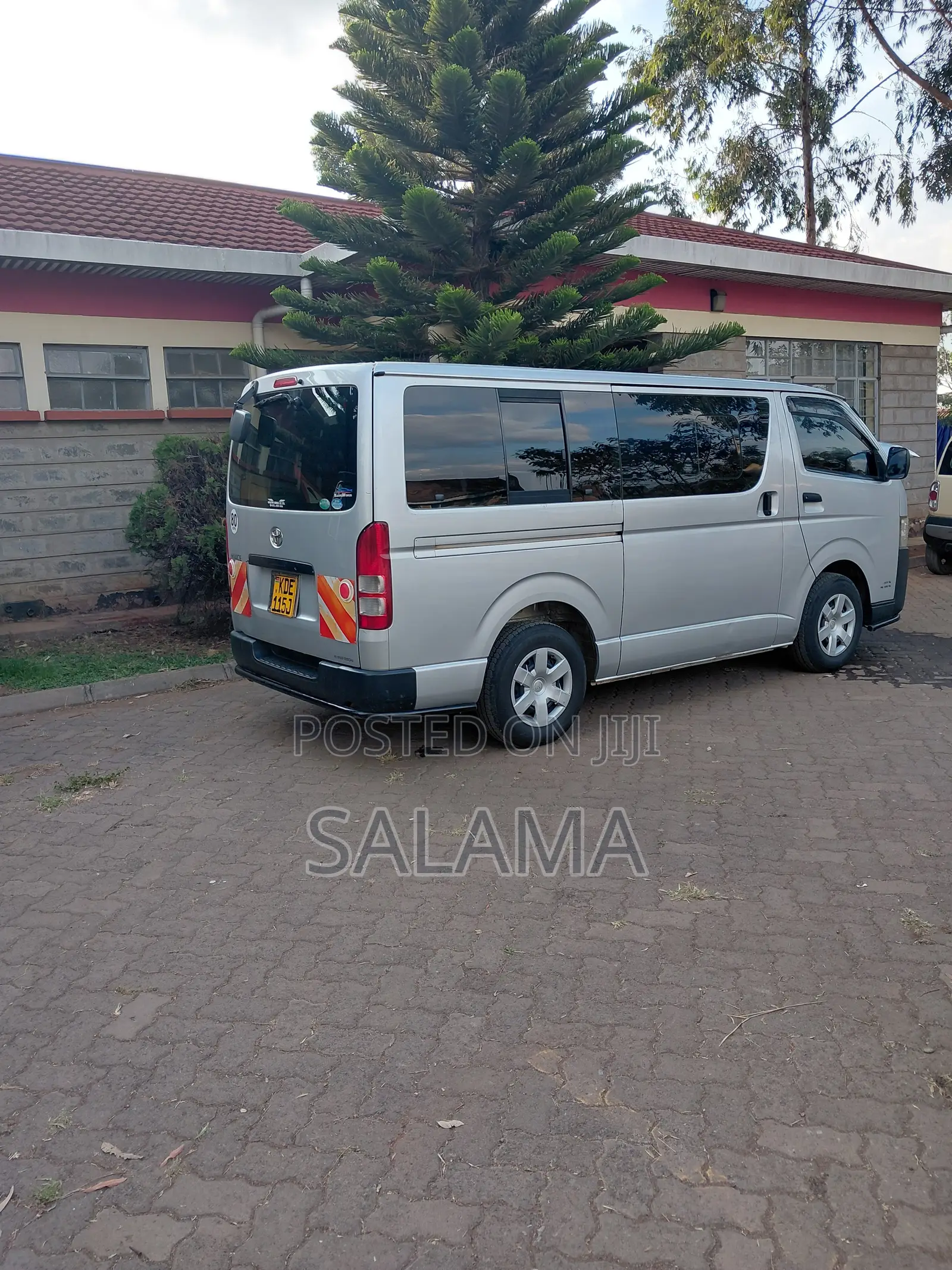 Toyota HiAce 2014 Silver