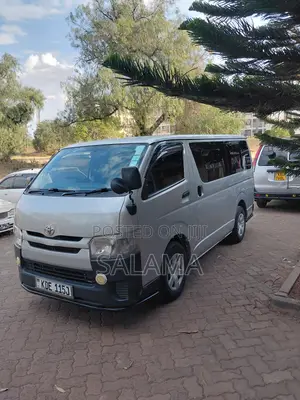 Toyota HiAce 2014 Silver
