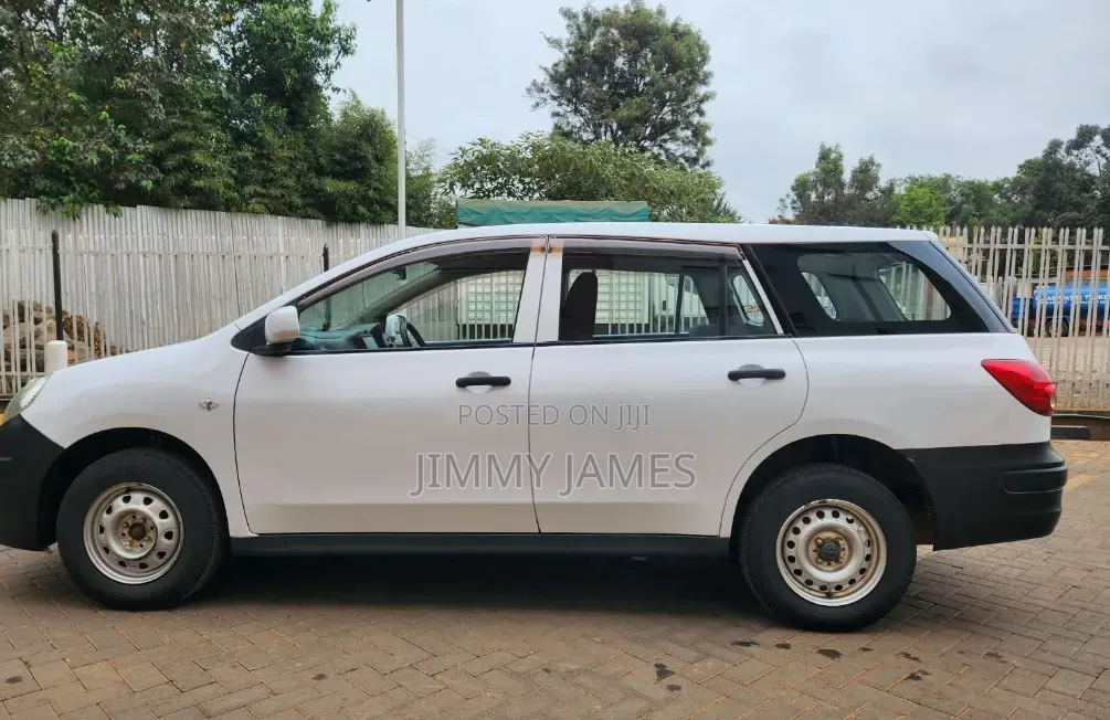 Nissan Advan 2014 White
