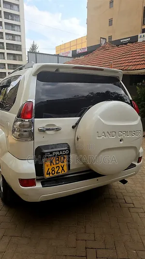 Toyota Land Cruiser Prado 2005 White