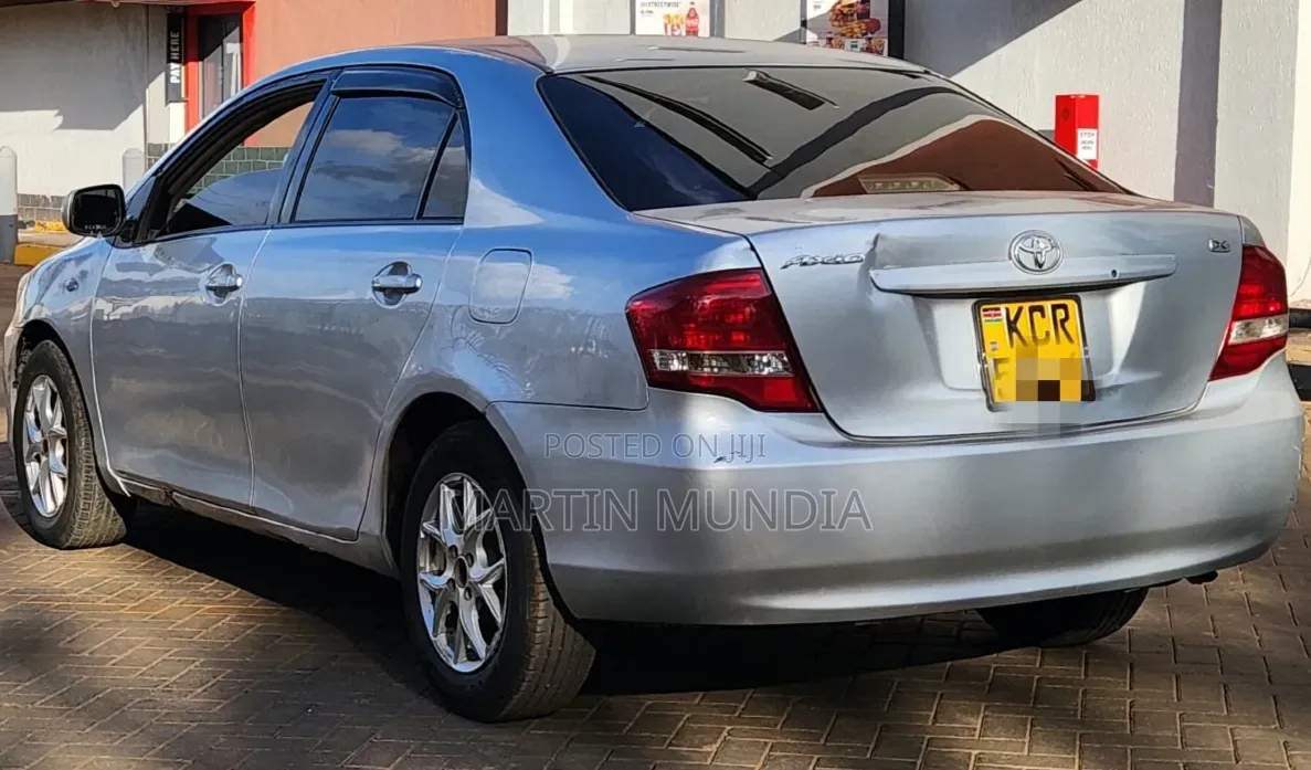 Toyota Axio 1.5 X 2WD 2011 Silver