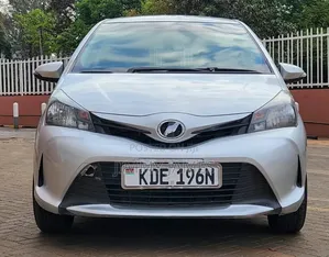 Toyota Vitz 1.3 AWD 5dr 2015 Silver