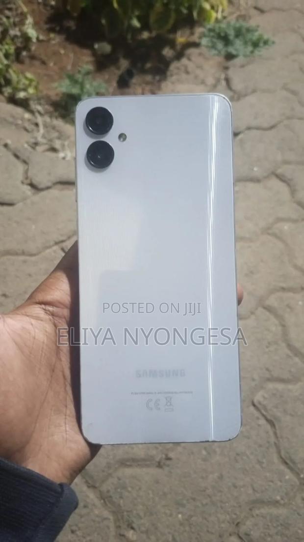 Samsung Galaxy A05 64 GB Silver - main view