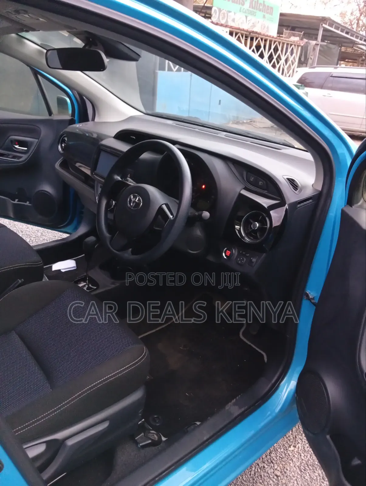Toyota Vitz 1.0 FWD 5dr 2018 Blue