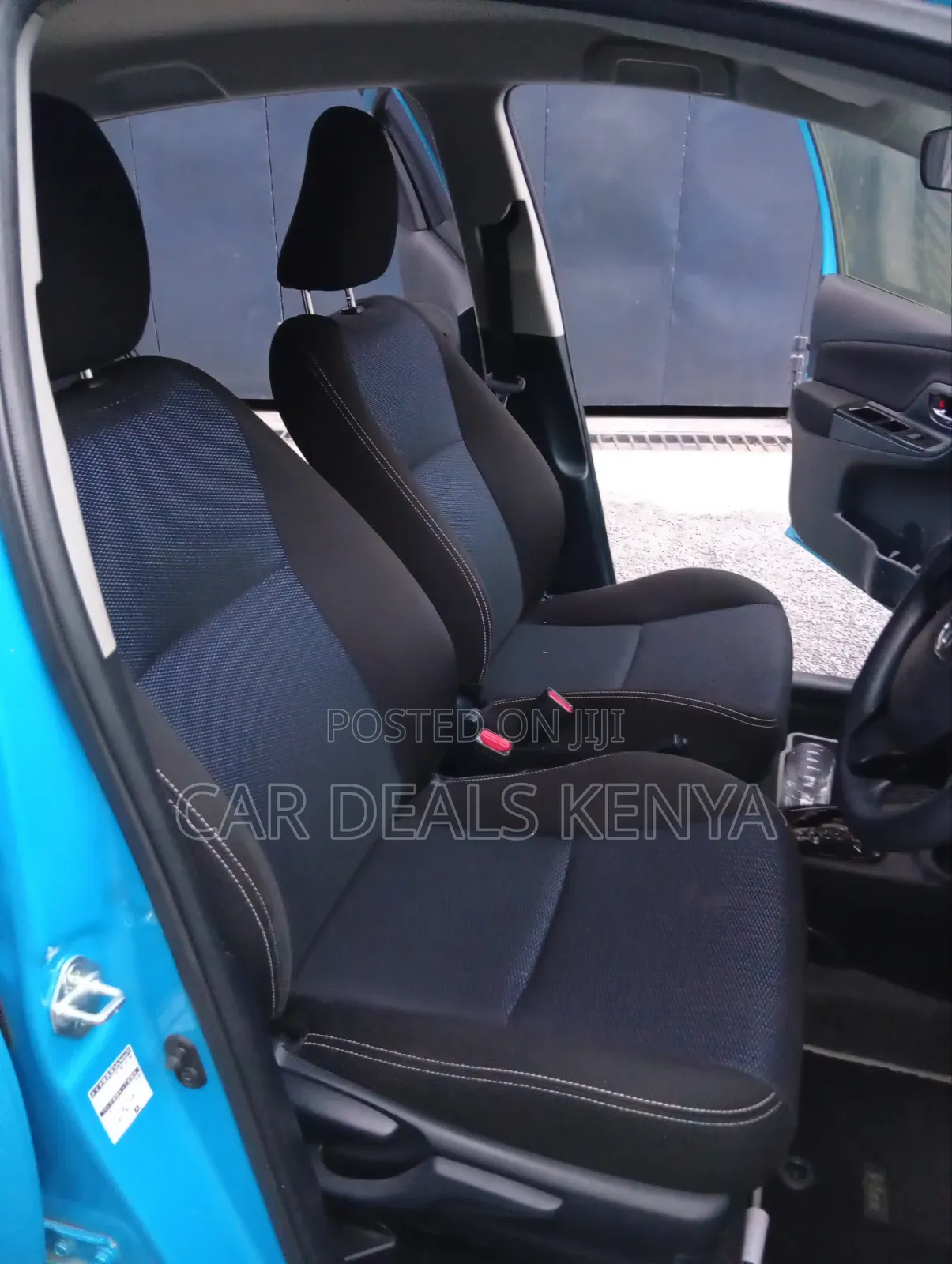 Toyota Vitz 1.0 FWD 5dr 2018 Blue