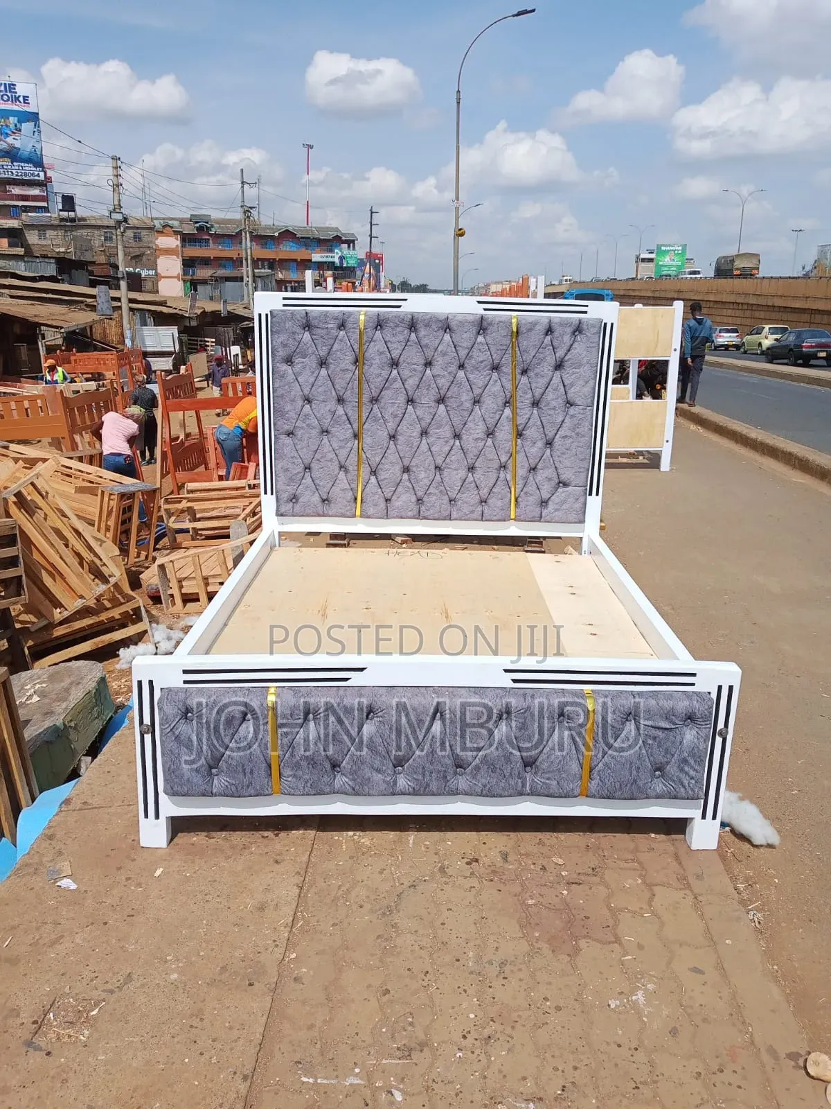 Mocket Bed White With Gray Material 5*6