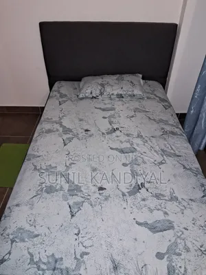6x4 Dr Mattress Bed 1 Year Used With Matress