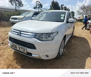 Mitsubishi Outlander 2013 White