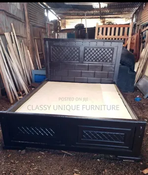 5x6 Black Solid Bed