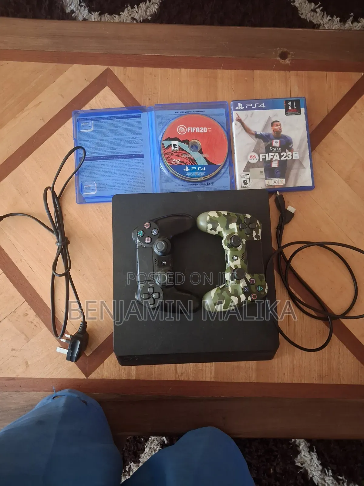 Play Station 4 Slim