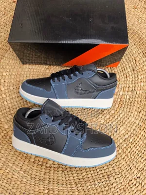 Air Jordan 1 Low Black Dark Obsidian