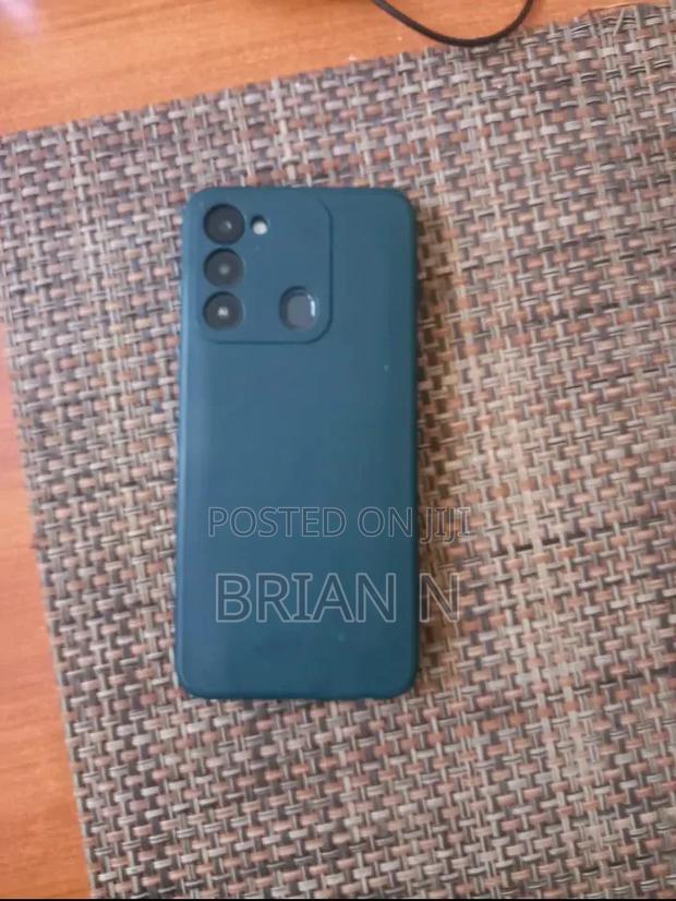 Tecno Spark 8C 64 GB Blue - thumbnail 4