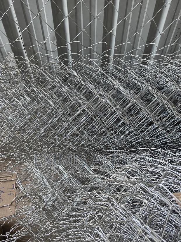 8ft 16G Chainlink Roll 80X80mesh - thumbnail 2