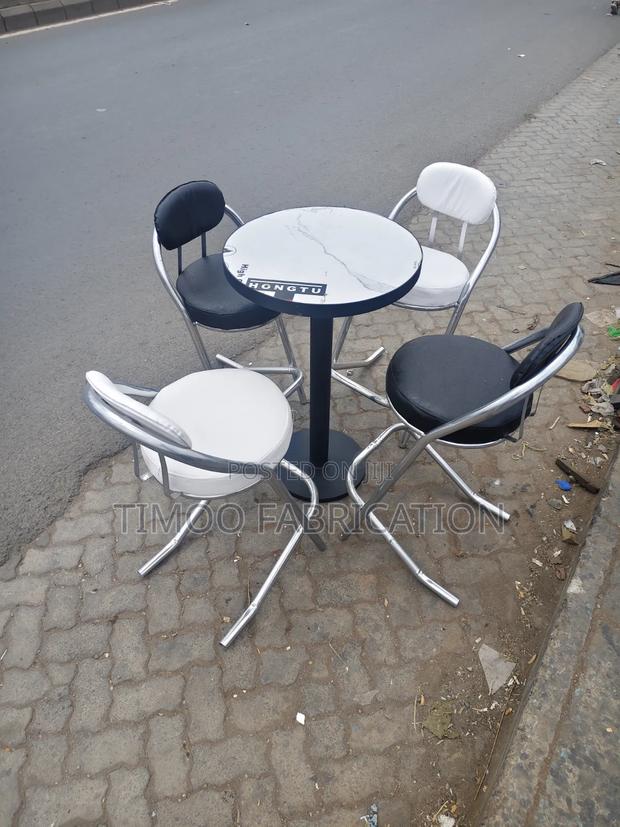 Restaurant Black and White Round Table and 4 Chairs