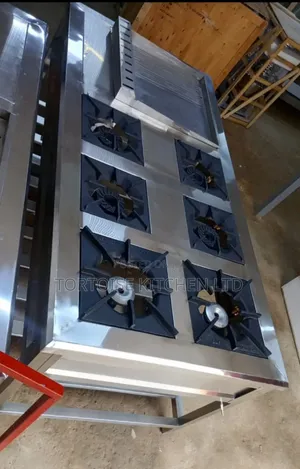 Combined Cooking Units 6 Gas Burners and an Integrated Gas Griddle