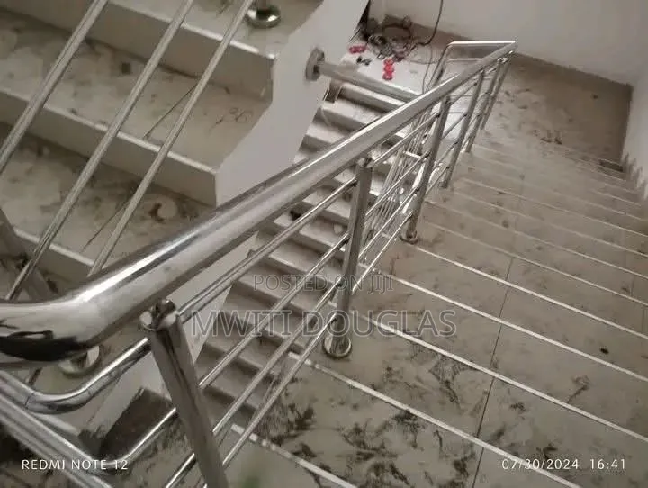 Geogeous Stairs Railing Case