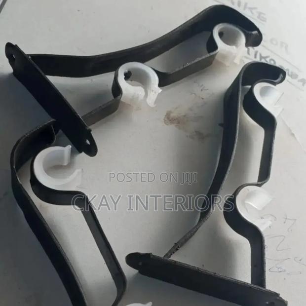 Quality Fittings for Windows Finished With Purpose Double Brackets - thumbnail 2