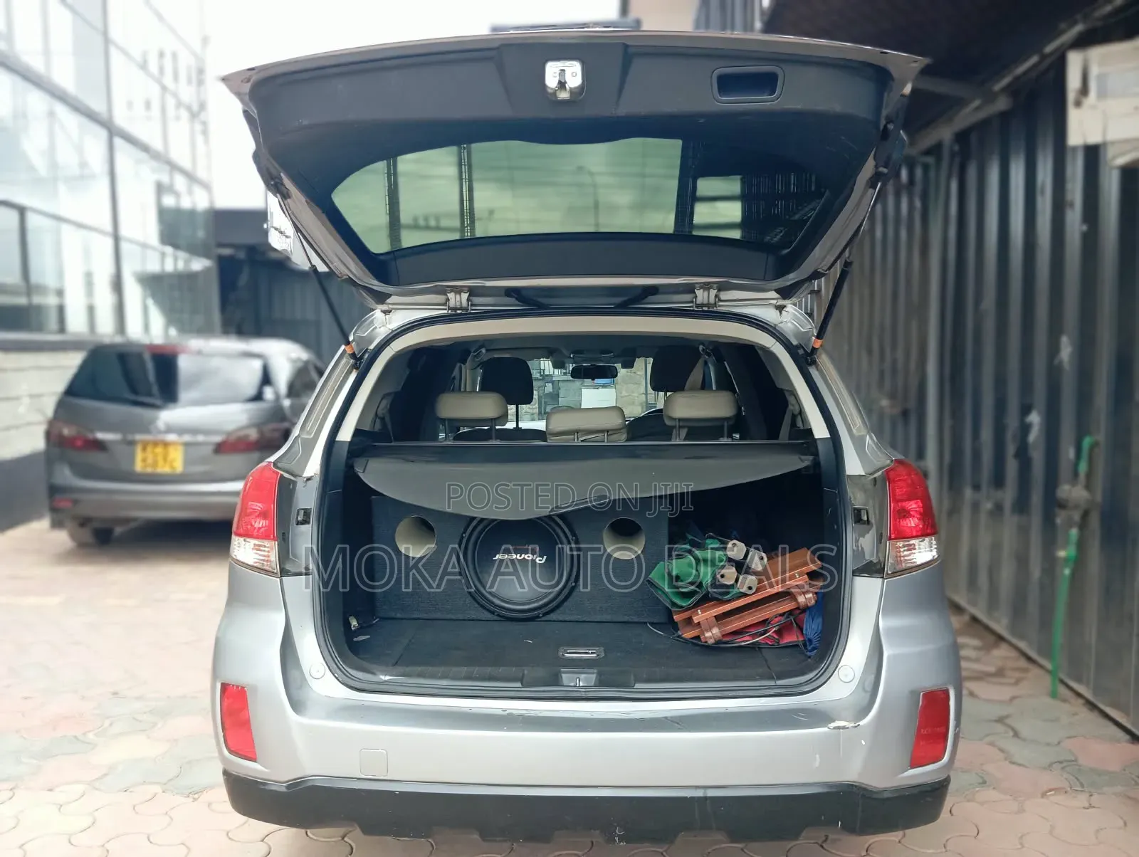 Subaru Outback 2.5i 2011 Silver