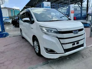 Toyota Noah 2019 Off white