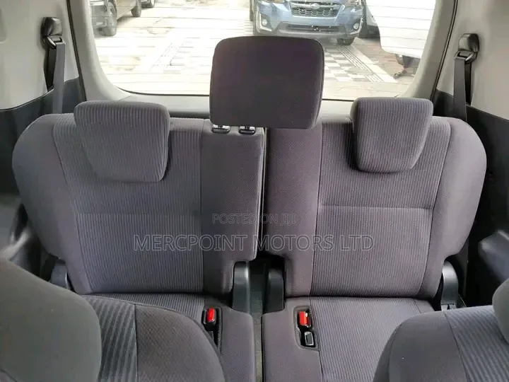 Toyota Noah 2019 Off white
