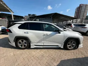 Toyota RAV4 2020 Off white