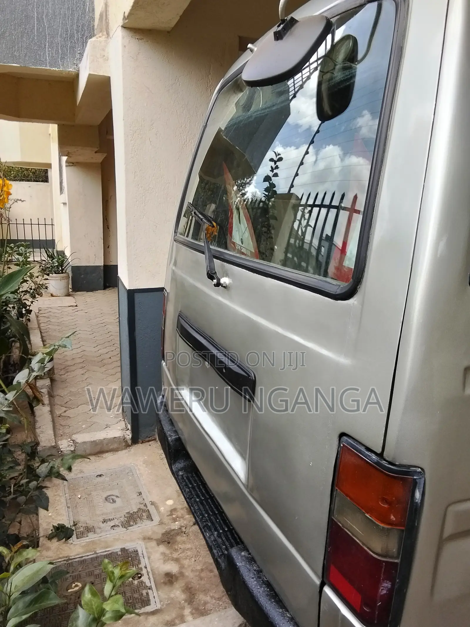 Nissan Caravan (Urvan) 1997 Grey