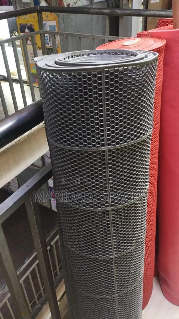Heat Resistant Perforated Mats - thumbnail 2
