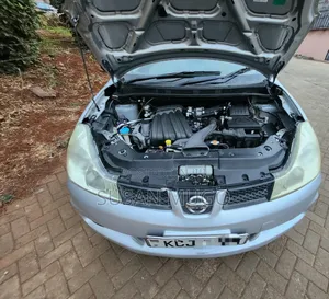 Nissan Wingroad 2009 Silver