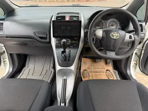 Toyota Auris 2010 White