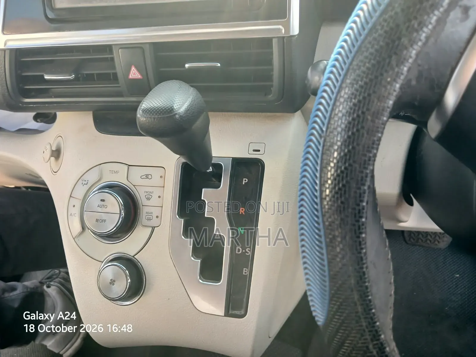 Toyota Sienta 2016 Blue