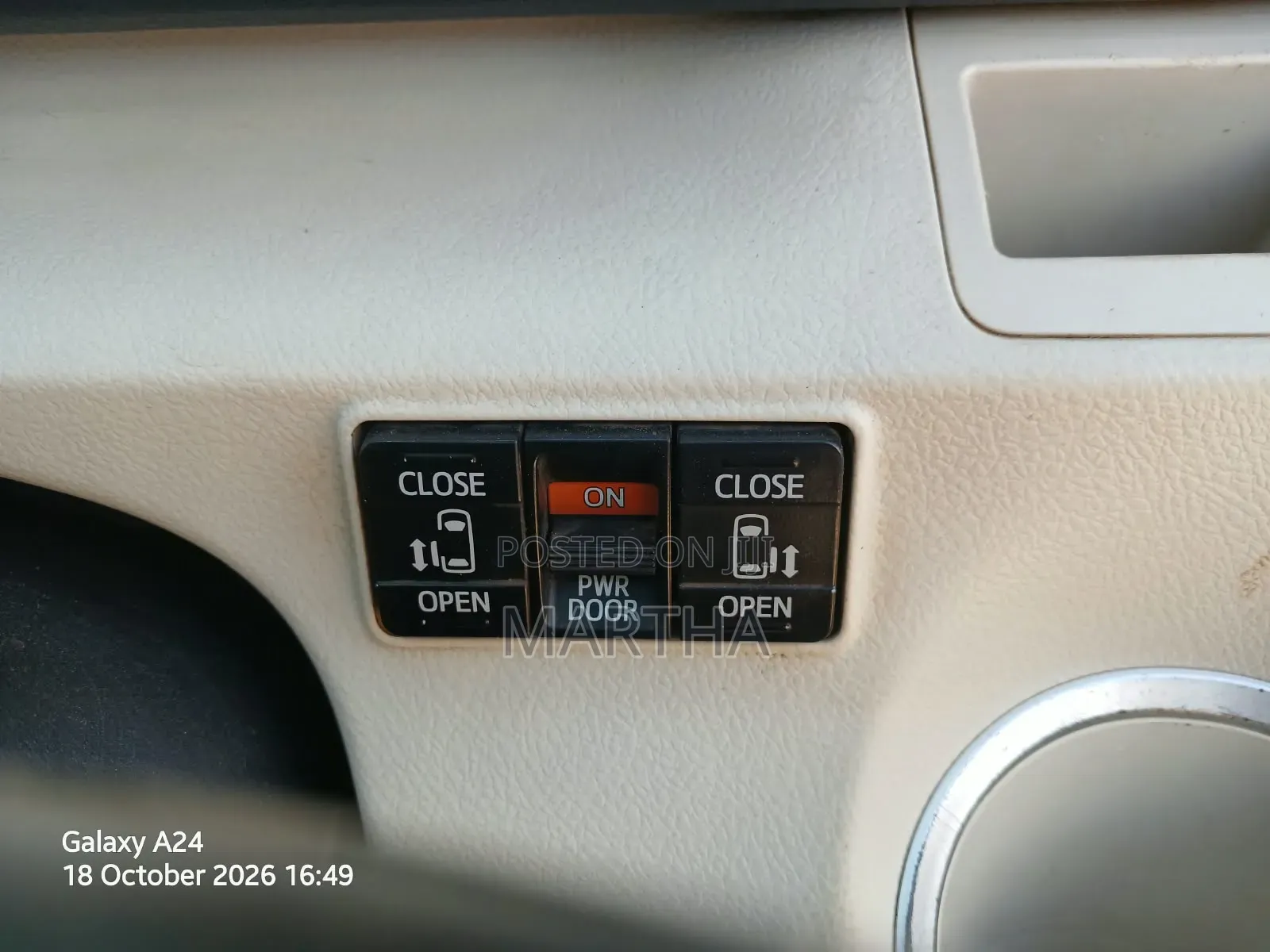 Toyota Sienta 2016 Blue