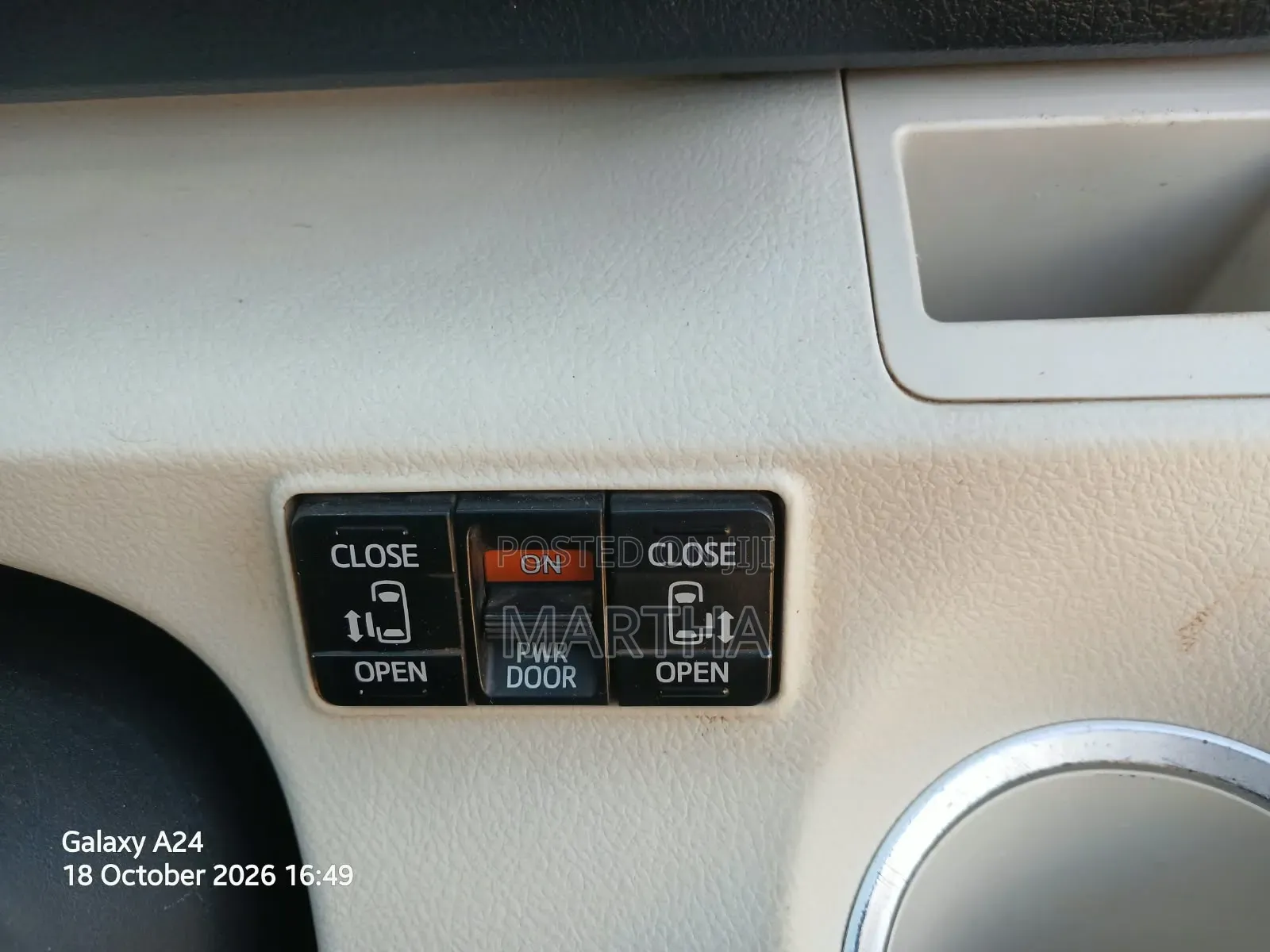 Toyota Sienta 2016 Blue