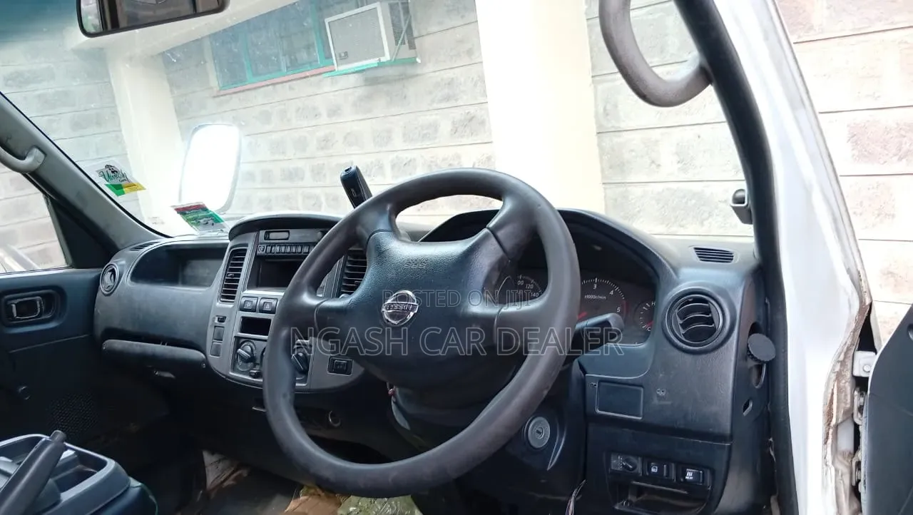 Nissan Caravan (Urvan) 2008 White