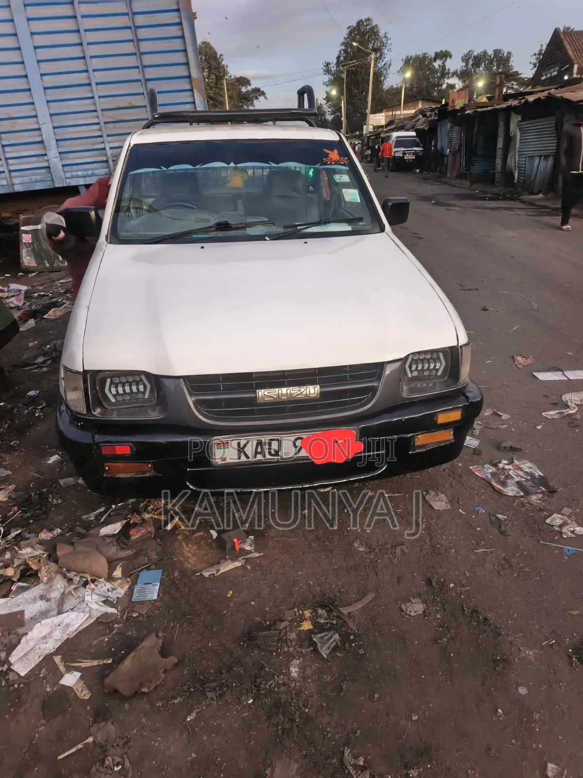 Isuzu Tougher 2003 White