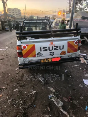 Isuzu Tougher 2003 White