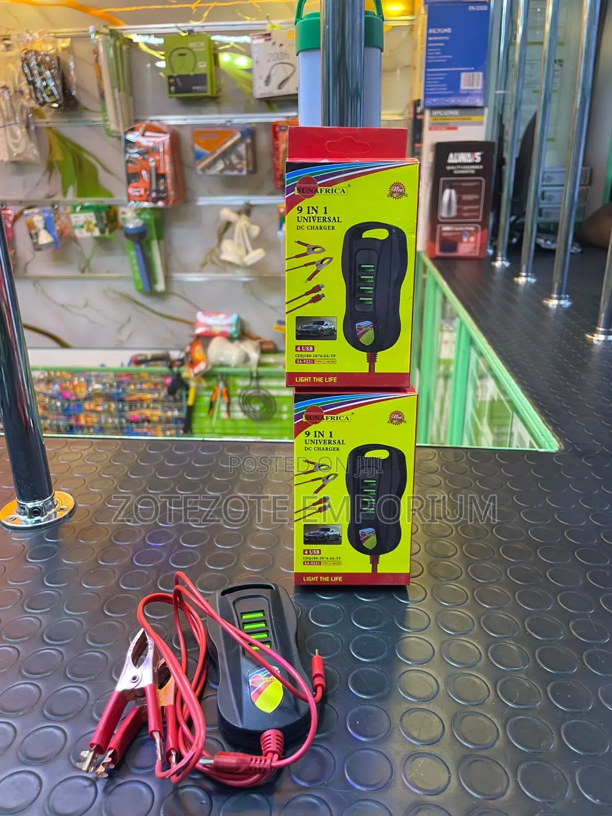 Universal DC Charger