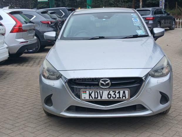 Mazda Demio 2019 Gray - thumbnail 6