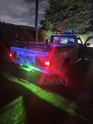 Isuzu Tougher 2003 White