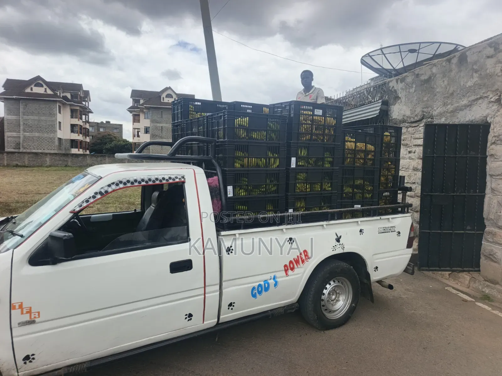 Isuzu Tougher 2003 White